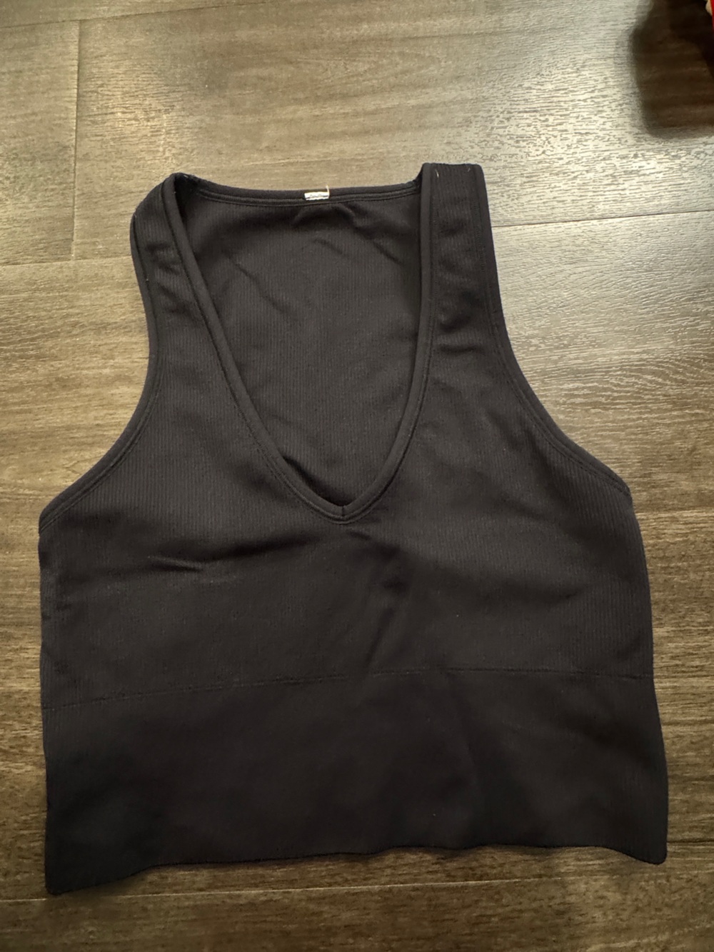 Black V-Neck Ribbed Crop Tank Top